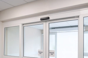 imagen de una puerta automática corrediza